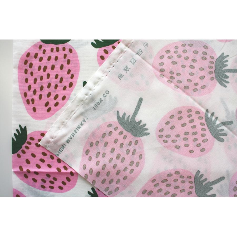 marimekko マリメッコ 生地 いちご ピエニ マンシッカ ピンク marimekko マリメッコ 生地 いちご ピエニ マンシッカ ピンク