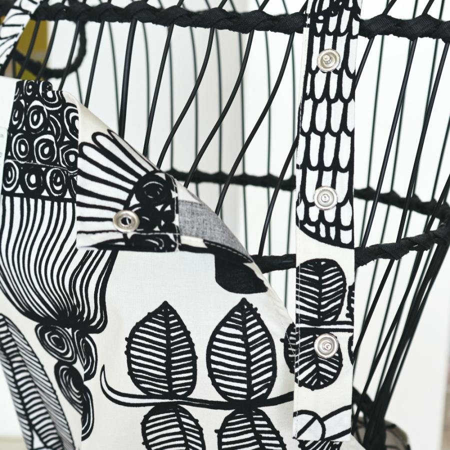 marimekko マリメッコ　エプロン　プータルフリン パルハート marimekko（マリメッコ） エプロン プータルフリンパルハート ブラック