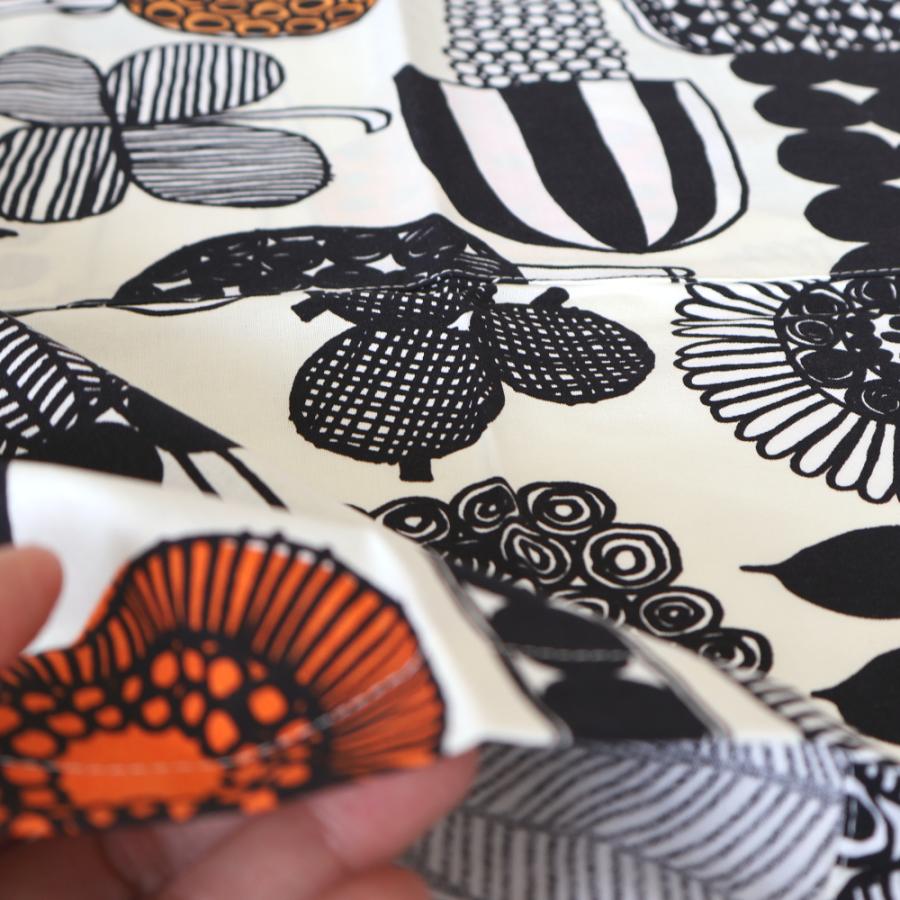 marimekko（マリメッコ） エプロン プータルフリンパルハート ブラック