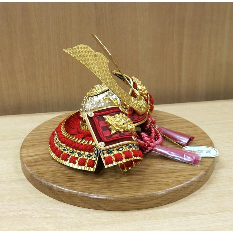 赤い兜の五月人形 コンパクト レッド 兜飾り 8611 （毛バタキ付き）五月人形 赤糸