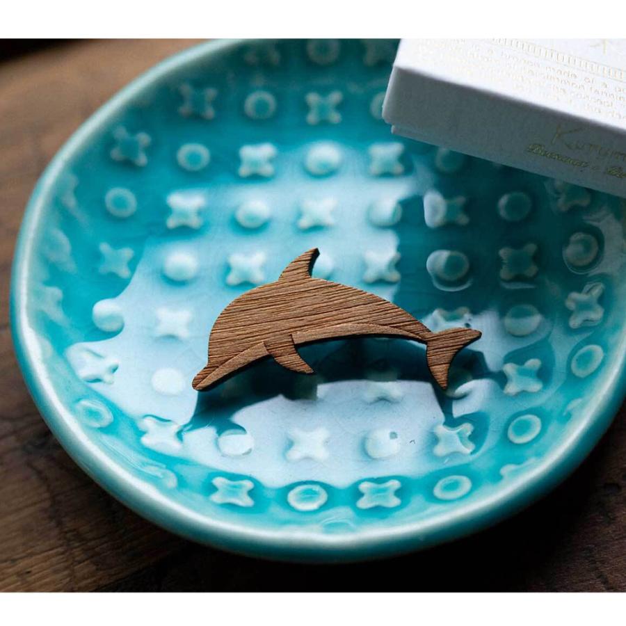 郵パケット 木製 ブローチ イルカ 日本製 コサージュ シンプル