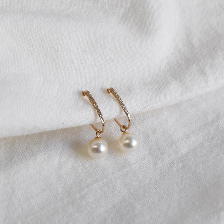 10金 ゴールド イヤリング 淡水パール 真珠 揺れる シンプル 華奢