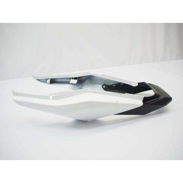 グロム純正シートカウル テールカウル リアカバー後ろフェンダーjc61後期 16 18年割れ無し 壱濱部品ショッピング店 通販 Yahoo ショッピング