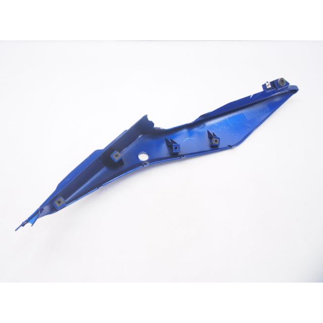 定価の88%OFF定価の88%OFF 外装パーツ まだまだ使えます YZFR3 RH07J 1WD 純正テールカウル シートカウル リアカウル センターカバー 刻印1WD YZF-R3 R25 RG10J