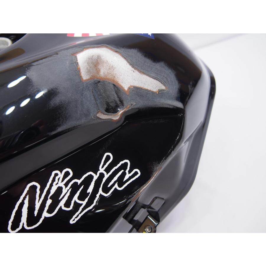 ニンジャ250.EX250P純正ガソリンタンク.燃料タンク.18-19ベース ニンジャ250.EX250P純正ガソリンタンク.燃料タンク.18-19ベース