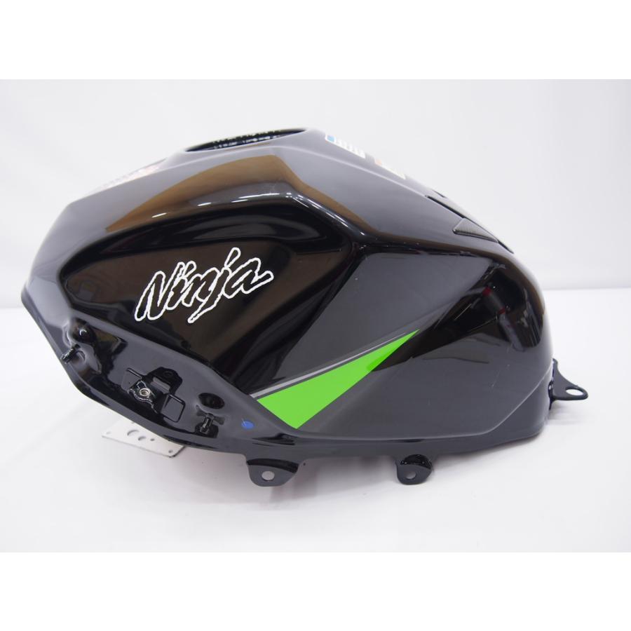 ニンジャ250.EX250P純正ガソリンタンク.燃料タンク.18-19ベース ニンジャ250.EX250P純正ガソリンタンク.燃料タンク.18-19ベース