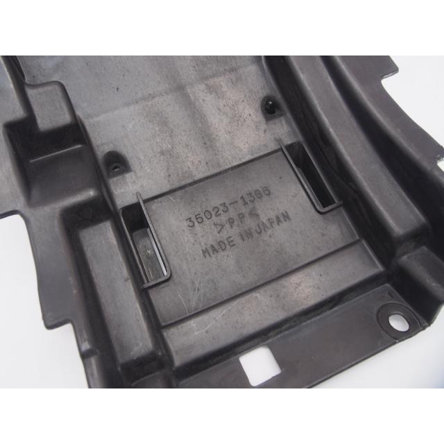 割れ無!ZRX400.ZR400E.純正リアフェンダー.後ろフェンダー 割れ無!ZRX400.ZR400E.純正リアフェンダー.後ろフェンダー
