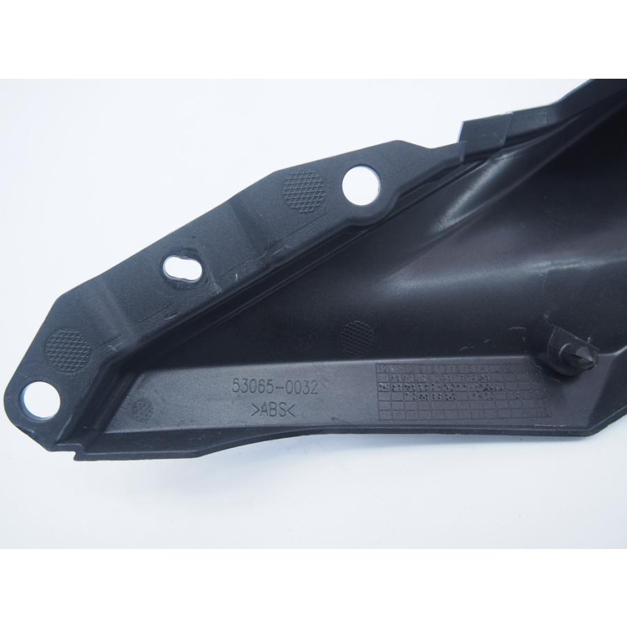 割れ無! ニンジャ250 EX250L Z250 ER250C 純正シートカウル右 割れ無! ニンジャ250 EX250L Z250 ER250C 純正シートカウル右