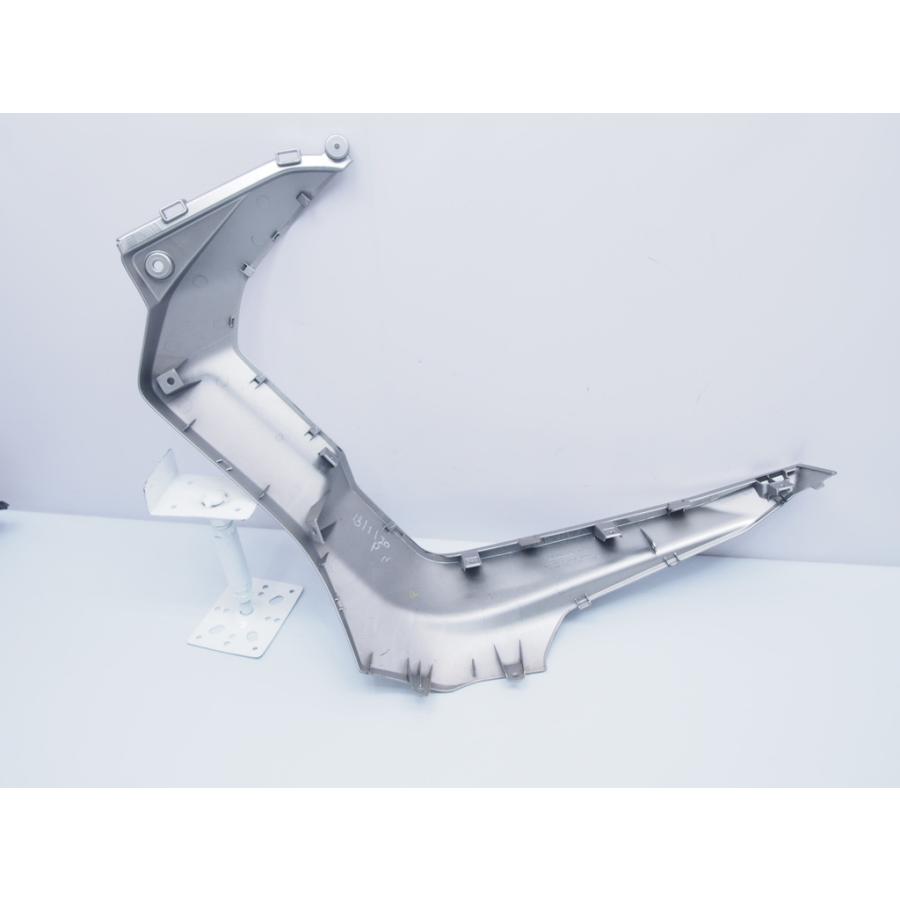 ベースに ADV150 KF38 純正アンダーカウル右 フロントカウル アンダー