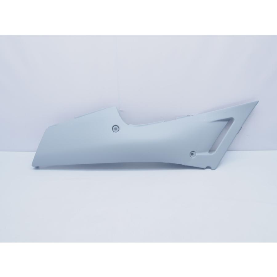 ベースにオススメ! FZR250 2KR 3HX 86-88年 純正シートカウル右 テール