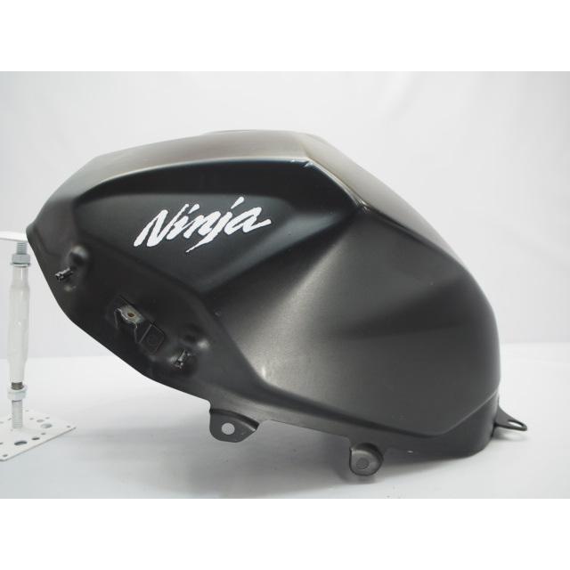 ニンジャ250純正ガソリンタンク燃料タンク フューエルタンク破損 ニンジャ250純正ガソリンタンク燃料タンク フューエルタンク破損