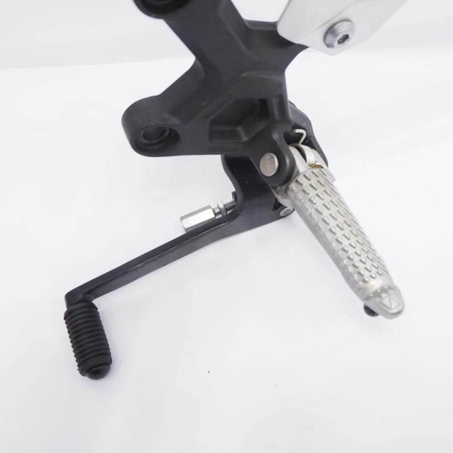 割れ無! ZX-25R ZX250E 純正ステップ左 ホルダー ヒールガード 割れ無! ZX-25R ZX250E 純正ステップ左 ホルダー ヒールガード