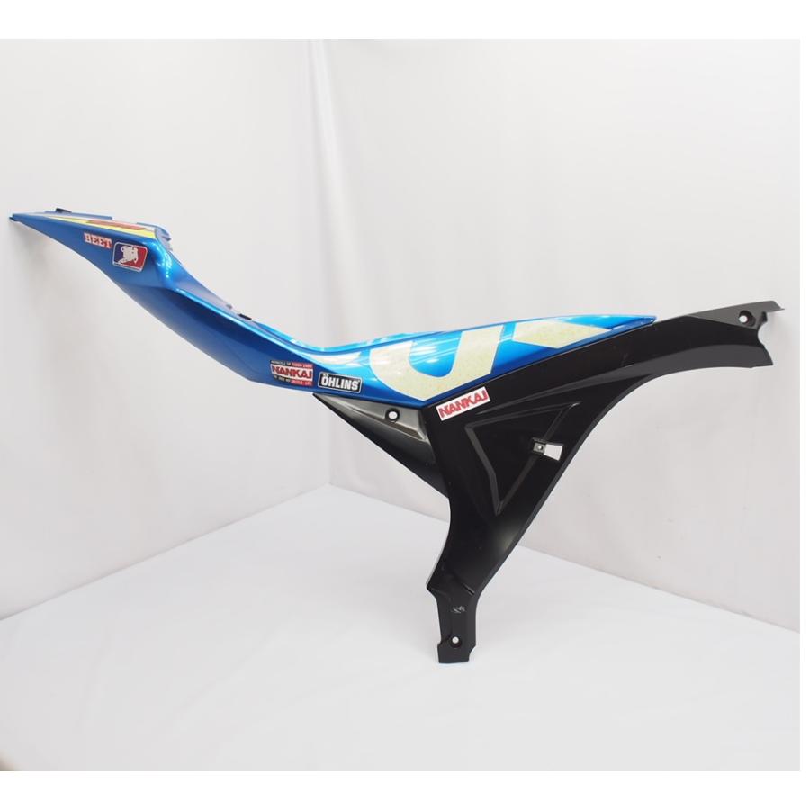 SUZUKI GSX-R125用純正シートカウル 割れ無 GSX-R125 純正シートカウル右 サイドカウル サイドカバー 刻印