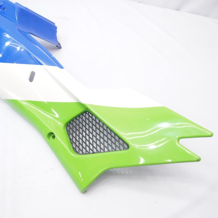 ZXR400純正シートカウル右 割れなし 36001-1461品番 テールカウル