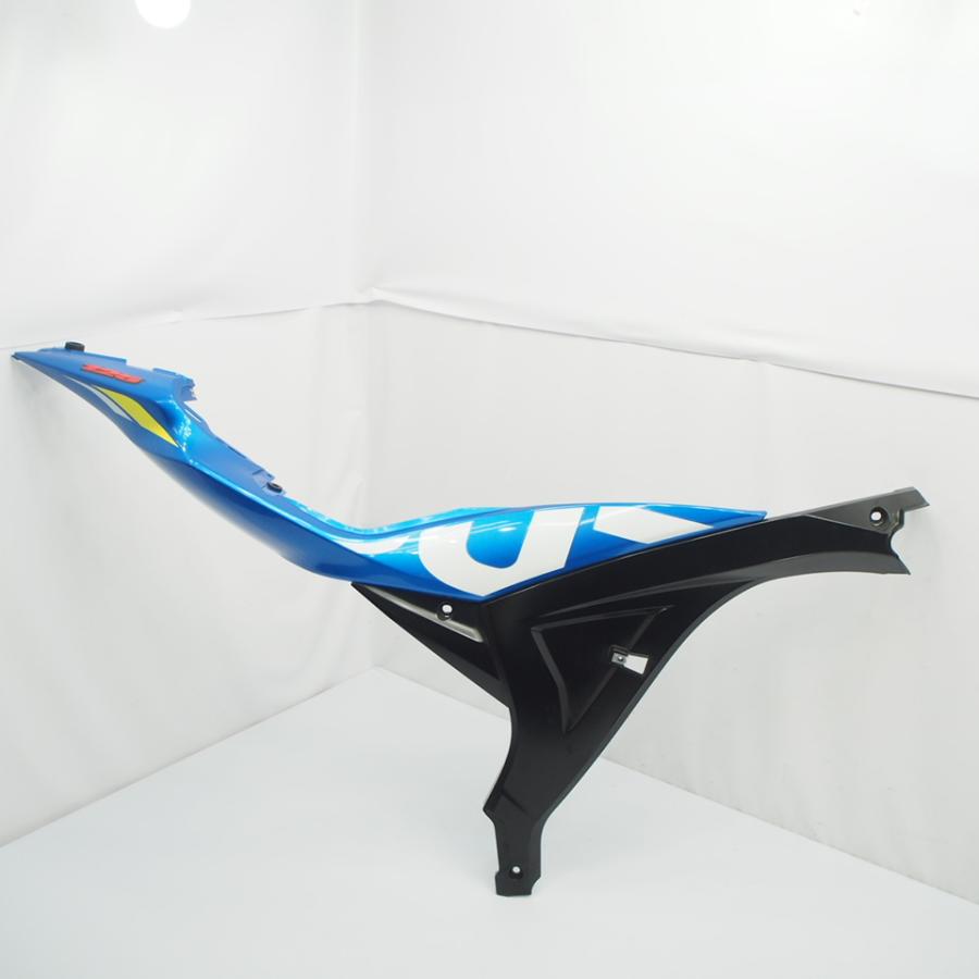 GSX-R125 DL33B DL32D 純正サイドカウル右. シートカウル 刻印23K 