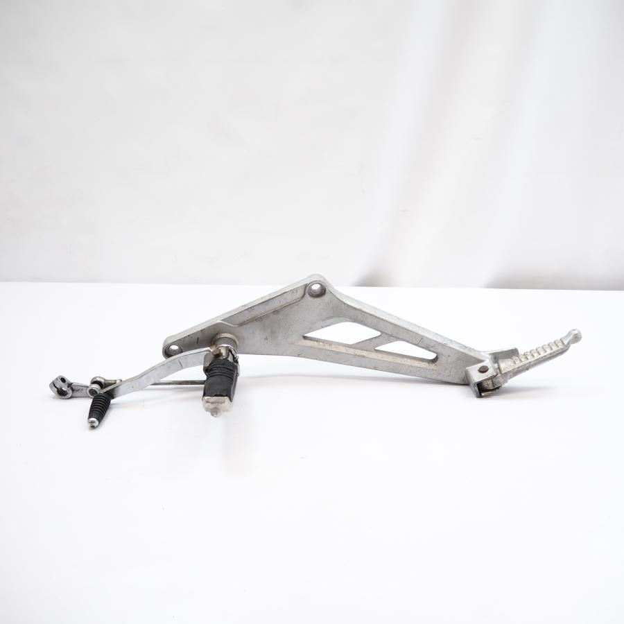 GSX400インパルス GK79A 純正ステップ左 ホルダー ステッププレート