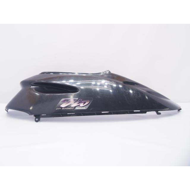 使用可!スーパーディオZX AF27 AF28純正シートカウル右テール 使用可!スーパーディオZX AF27 AF28純正シートカウル右テール