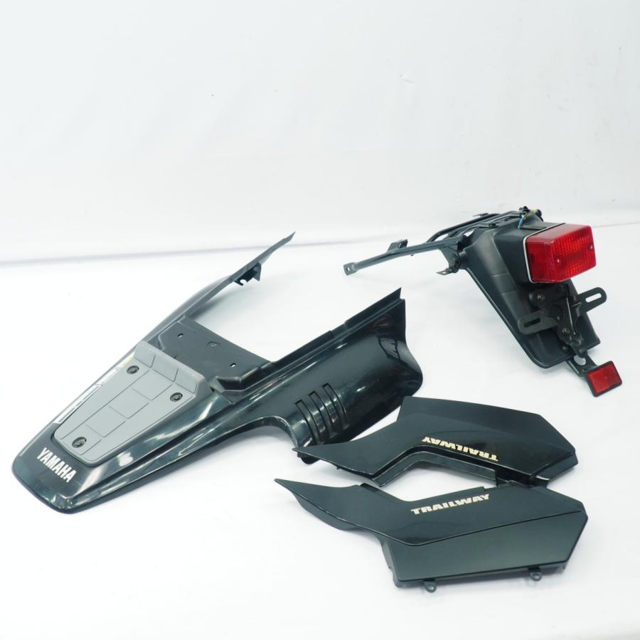 TW200 DG07J 純正 シートカウル リアフェンダー サイドカバー TW200 DG07J 純正 シートカウル リアフェンダー サイドカバー
