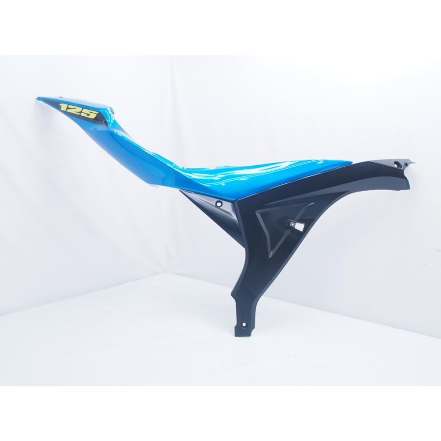 割れ無! GSX-S125 純正シートカウル右 サイドカウルミドルカウル