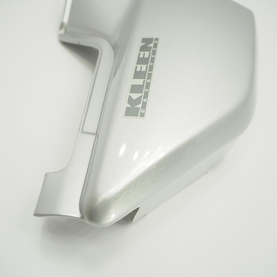 ZRX1200S ZRT20A 02年モデル 純正サイドカバー右 サイドカウル 割れ