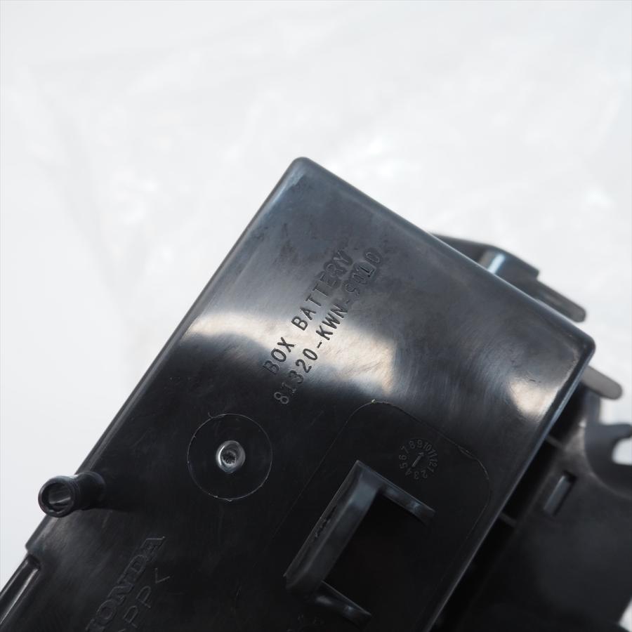 新品PCX125 JF28 PCX150 KF12純正バッテリーケース インナー