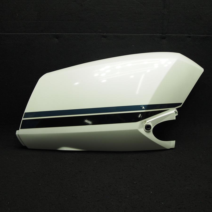 マグザム SG17J SG21J 純正シートカウル右 テールカウル リアカウル