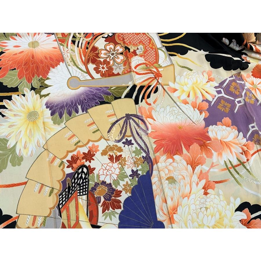 アンティーク振袖、襦袢黒地刺繍友禅染