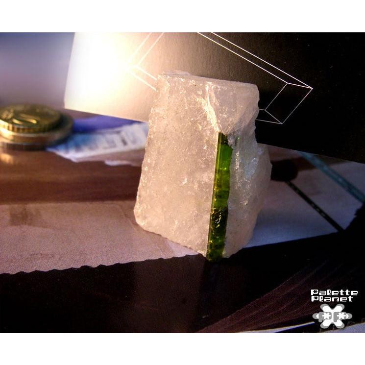 グリーントルマリン原石 カードスタンド 116.5ct 柱状母岩付き
