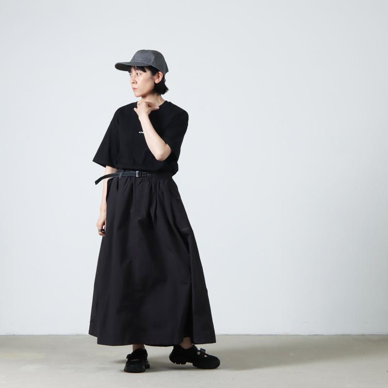 and wander (アンドワンダー) oversized cargo skirt（W） / オーバー 