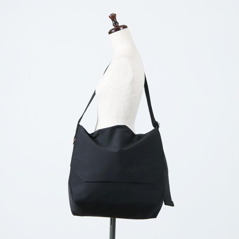 Hender Scheme (エンダースキーマ) flap shoulder big Hender Scheme (エンダースキーマ) flap shoulder big
