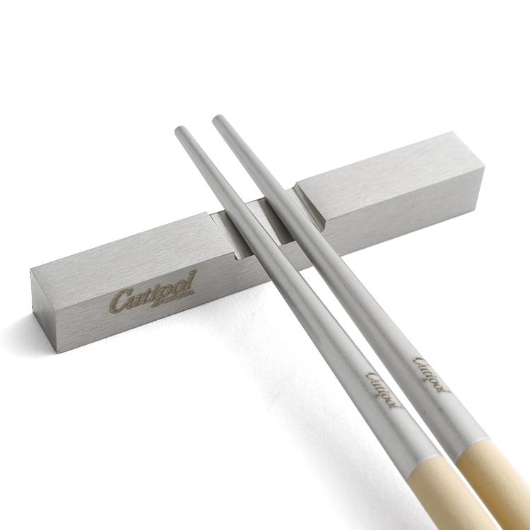 Cutipol（クチポール） クーベ 箸 + 箸置きセット アイボリー Cutipol