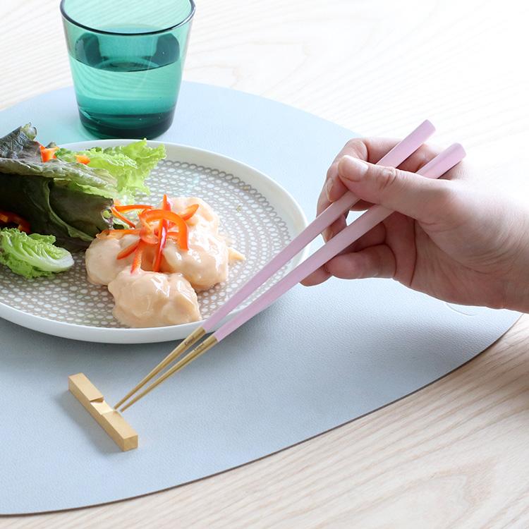 正規品　クチポール　KUBE　箸&箸置きセット　ピンクゴールド1セット Cutipol（クチポール） クーベ 箸 + 箸置きセット ピンクマット