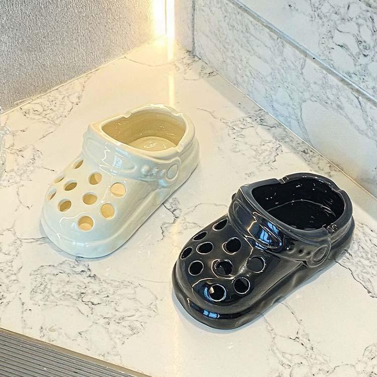 可愛い 灰皿 卓上灰皿 セラミック 灰皿 灰皿 穴付き サンダル 可愛いの穴付きサンダル おしゃれ 卓上 インテリア オフィス 吸煙灰皿 2点セット |  | 02