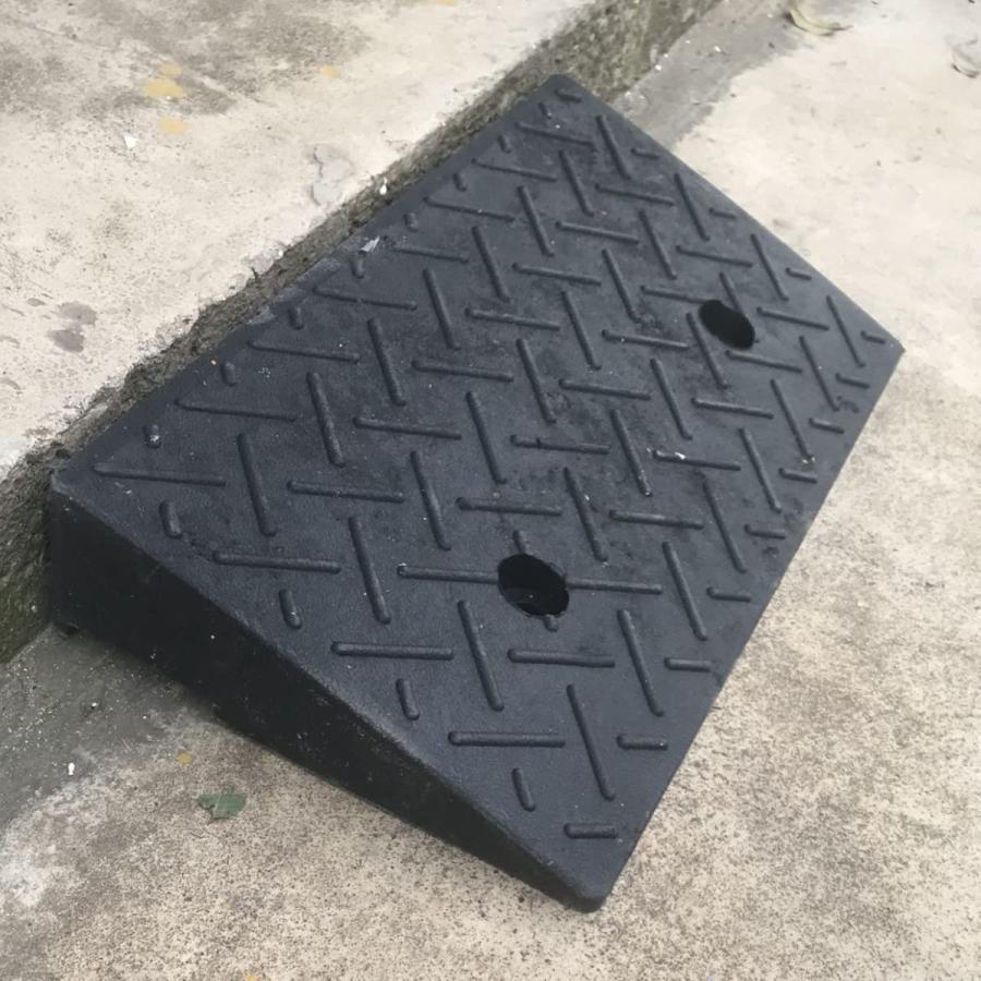 ゴム製 段差スロープ 転倒防止 段差プレート 高さ3-20cmカースロープ 段差スロープ プレート 摩擦増加 駐車場 車椅子 自転車 ブリッジ オートバイ スクーター用 | ブランド登録なし | 01