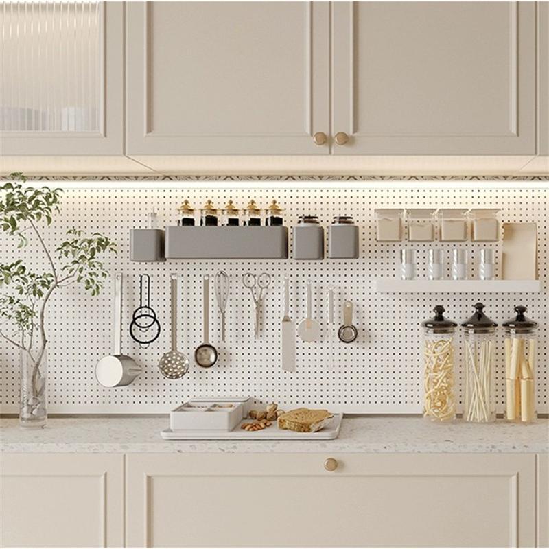 有孔ボード パンチング マグネットボード 壁掛け スチール 磁石対応 穴径6mm 穴ピッチ16mm 磁石対応 壁面をどこで収納空間に 厚さ1.5cm DIY 飾り収納 | ブランド登録なし | 17