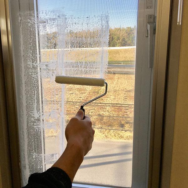 ハンディ・クラウン 4905533137116 NEW 網戸お掃除ローラー 網戸外さず コロコロするだけ 簡単 掃除 大掃除 |  | 02