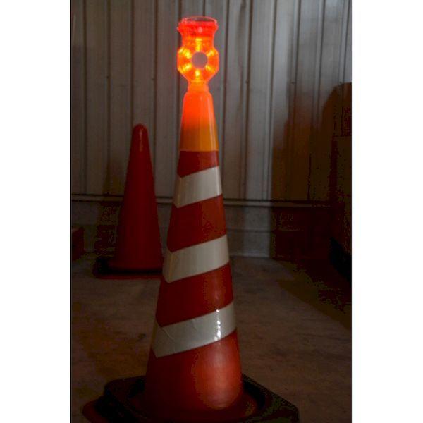 あすつく対応 「直送」 ＴＲＵＳＣＯ SCLC-R 安全コーン用ソーラー工事灯 SCLCR 207-2559 |  | 02