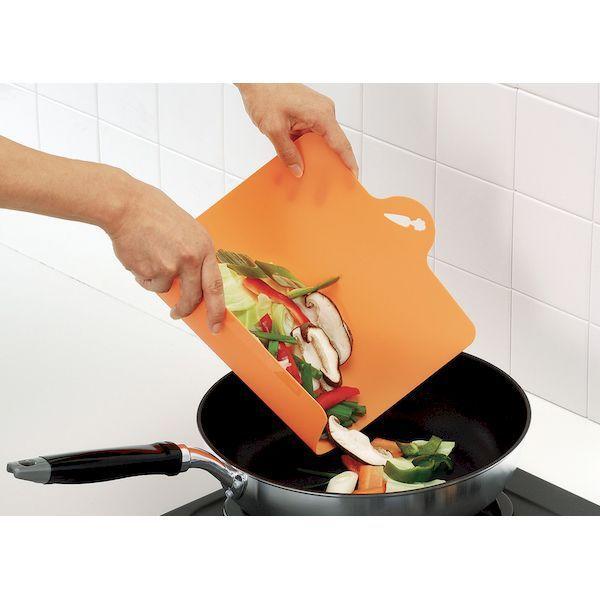 あさってつく対応 直送 代引不可・他メーカー同梱不可 イノマタ化学 4905596005803 食材別シートまな板 野菜 オレンジ #58 |  | 01