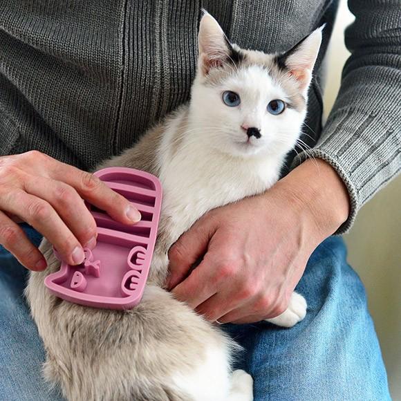 猫用トリミンググッズ iCat UTTORAJI 夢心地なマッサージブラシ