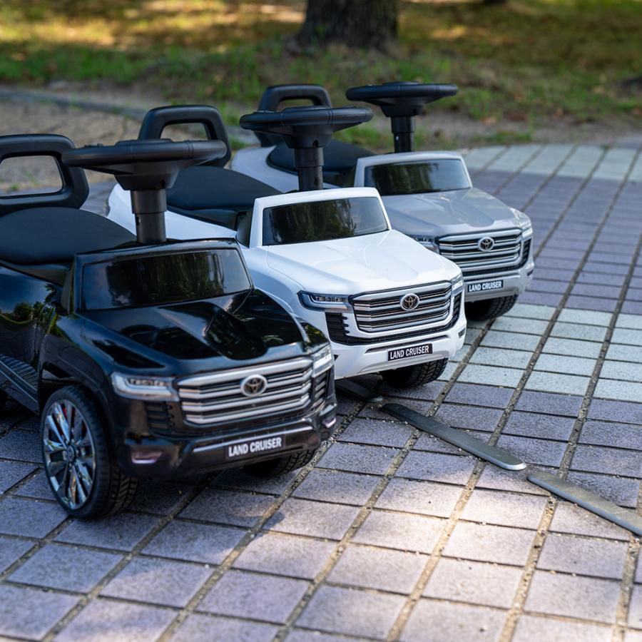 数量限定で販売スタート！ ランドクルーザー300 乗用玩具 足蹴り 3歳