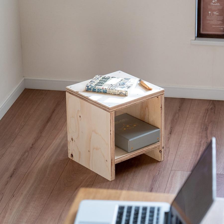 Ne WORKS キリム刺繍 木製脚ベンチスツール 木工家具 スツール | LISCIO Stool | 柿渋染 | DENTO