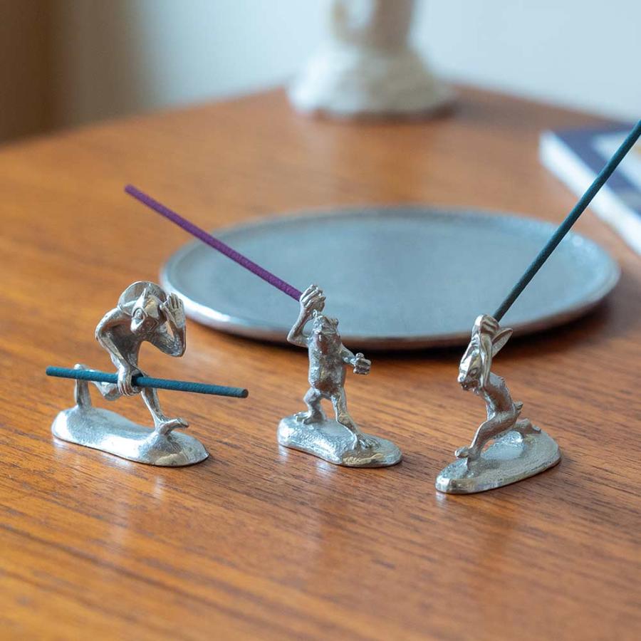 炭谷三郎商店 香立 鳥獣人物戯画 富山県高岡市 錫 お香立て イン