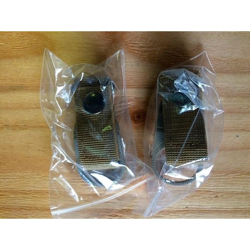 0167 ペットボトルホルダー ベージュ サンド 2本セット ベルトホールド ドリンク ホルダー アウトドア 登山 キャンプ ハイキング サバゲー 旅行 ペットボトル |  | 01