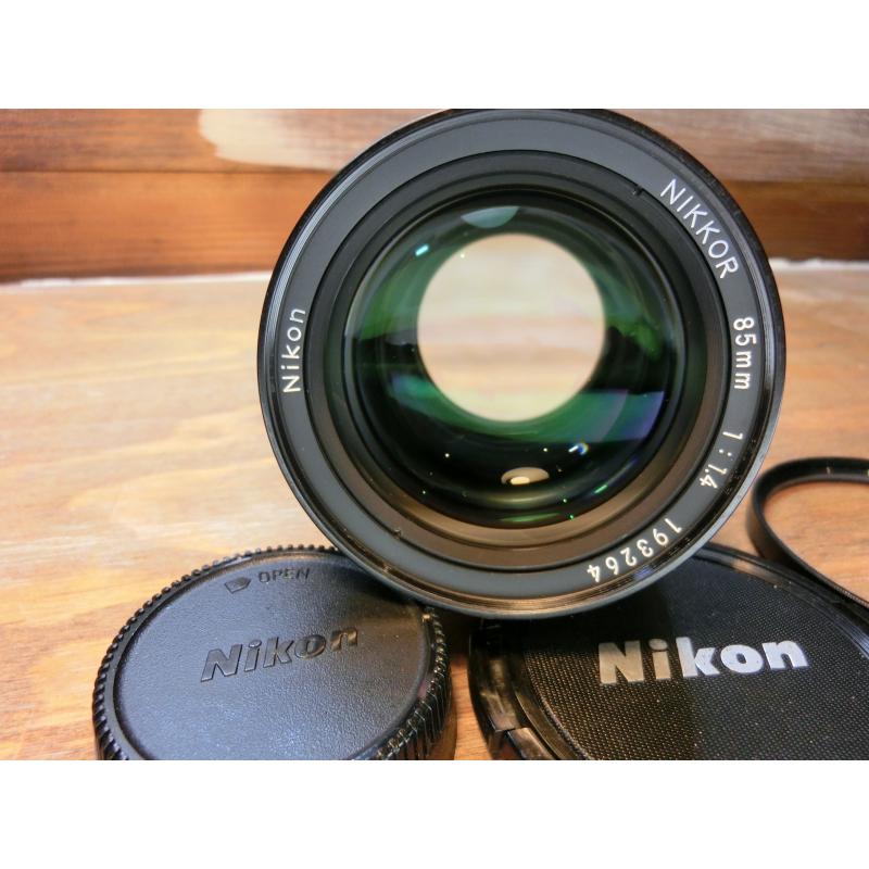 7324 良品 Nikon Ai-s NIKKOR 85mm 1.4 | ニコン | 02