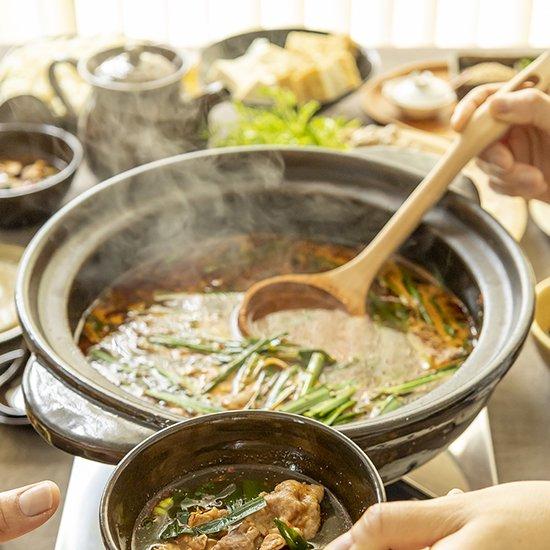 長谷園 公式 伊賀土鍋 白釉 中 2人〜4人用 1600ml 土鍋 直火 長谷園 公式 伊賀土鍋 白釉 中 2人〜4人用 1600ml 土鍋 直火