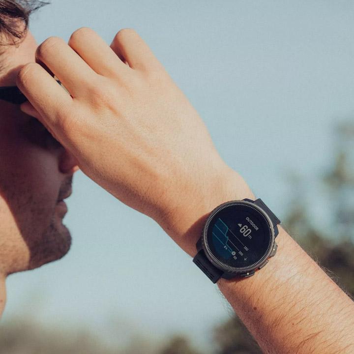 Suunto スント バーティカル STEEL SOLAR ブラック 超美品 SUUNTO（スント） バーティカル VERTICAL ステンレス＆ソーラー 太陽光