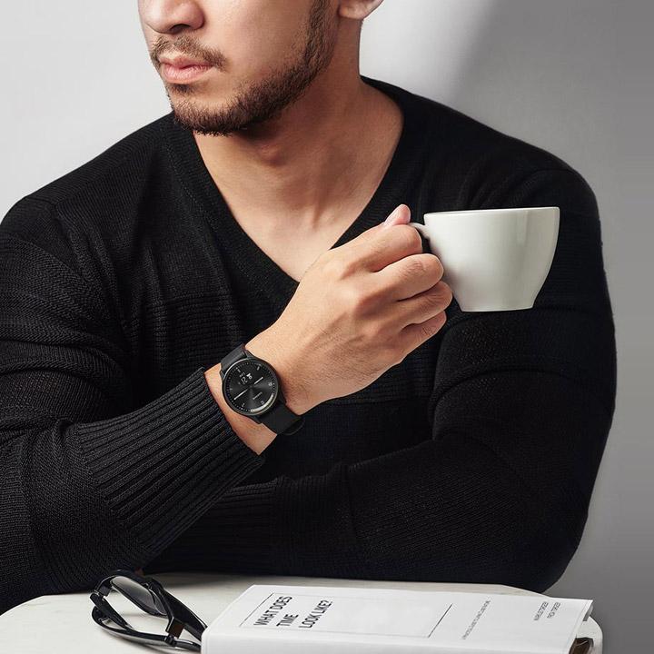 スマートウォッチ ガーミン GARMIN vivomove Sport 選べる3色 血中酸素 通知機能 ダイエット ウォーキング ヨガ ピラティス 睡眠向上 体調管理 水分管理の画像