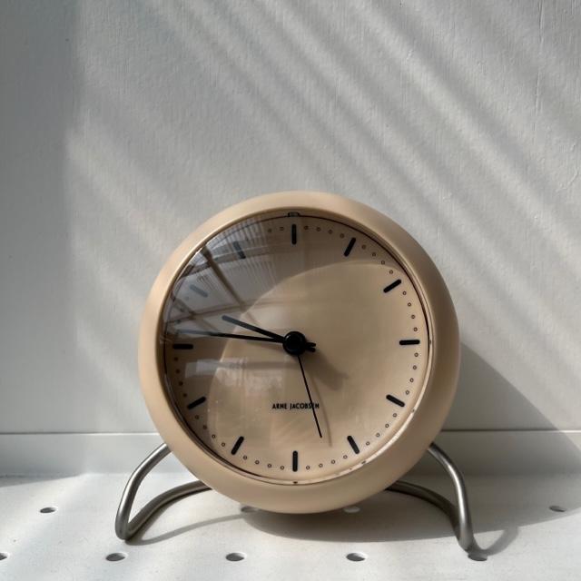 ARNE JACOBSEN（アルネ ヤコブセン） テーブルクロック シティーホール