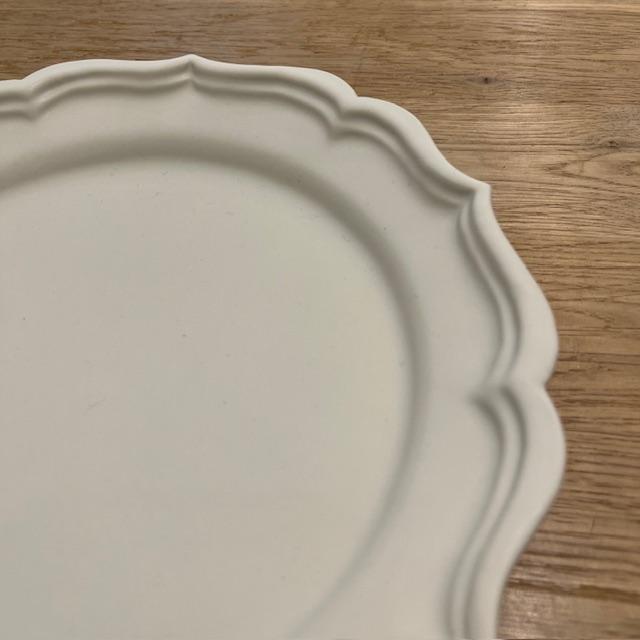 ゆ*ん様 臼杵焼　稜花リム皿 L　白　新品未使用・箱入り　USUKIYAKI W ゆ*ん様 臼杵焼 稜花リム皿 L 白 新品未使用・箱入り USUKIYAKI