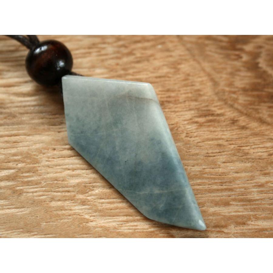 糸魚川青翡翠古代風ペンダント K00499 和工房 作 糸魚川産 青ヒスイ製 